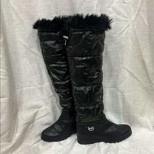 Black Fur-Trimmed Women's Boots size 7